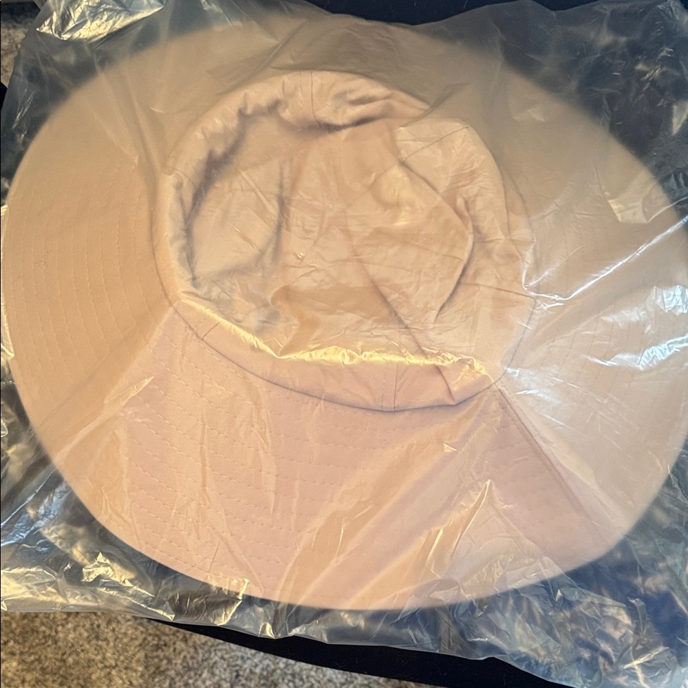 Umbra Soft Cream Women's Hat